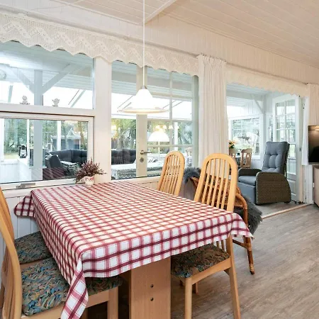 6 Person Holiday In S By