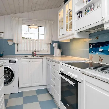 6 Person Holiday In S By